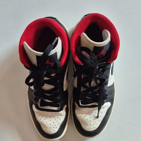 Pre-owned NIKE AirJordans Womens Athletic Tennis Shoes - Picture 12 of 15